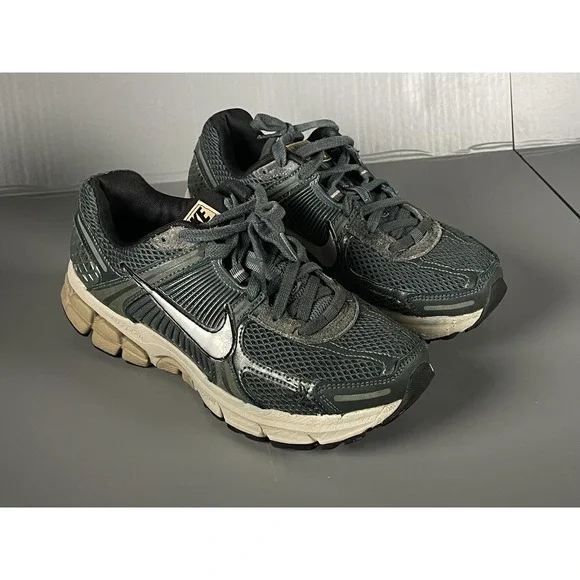 Nike Zoom Vomero 5 Shoes Womens Size 8 Green Sequoia Silver Running Sneakers - Picture 2 of 12